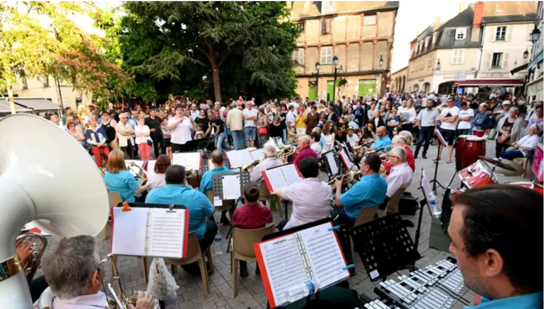 Concert in neighborhood plaza
